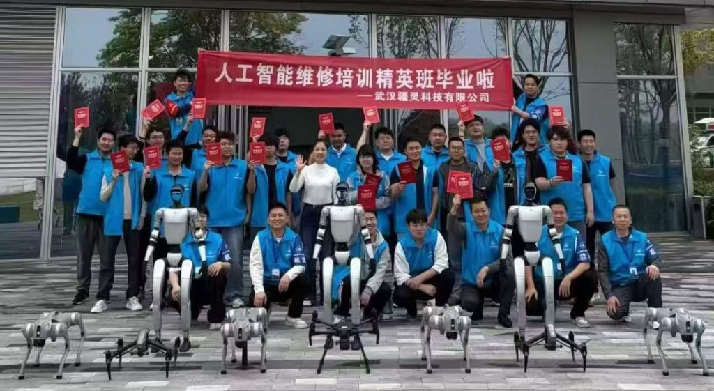 疆灵科技首批人工智能维修精英今日结业，掌握“修飞机+修机器人”硬核技能，赢在未来！