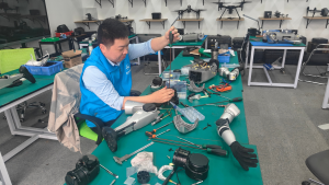 疆灵科技始终以 “真机实操、芯片级维修” 为核心教学理念。