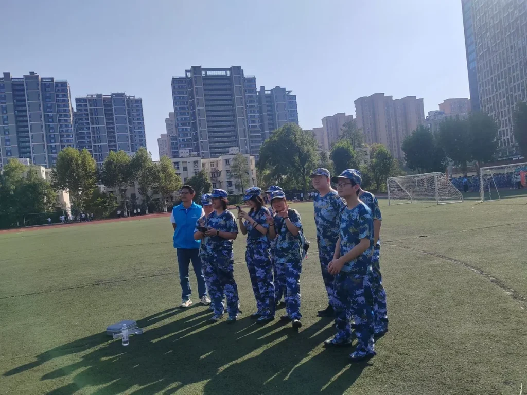疆灵科技走进校园